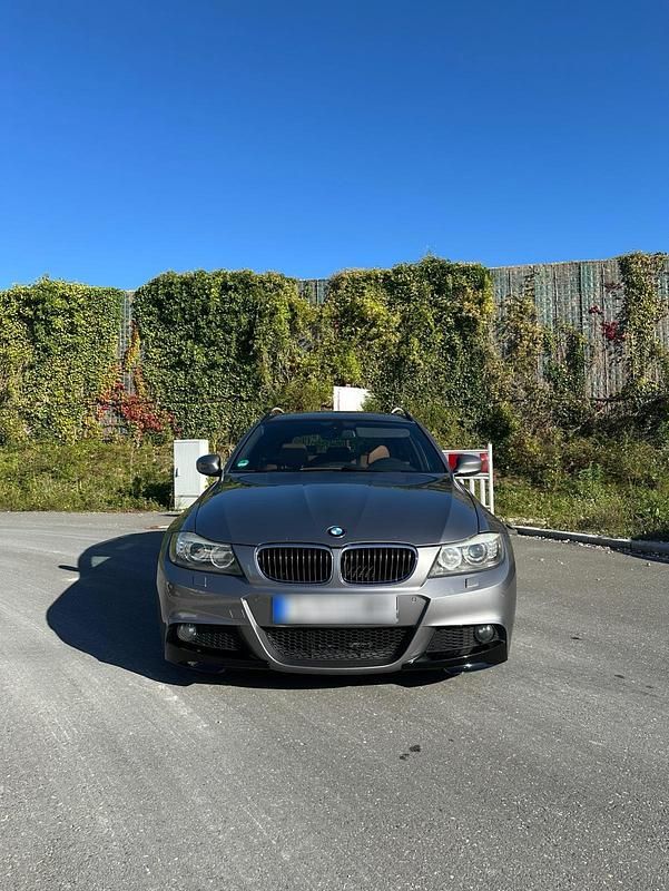 Gebraucht BMW 325 197 PS (144 kW) 2009 Grau Kombi