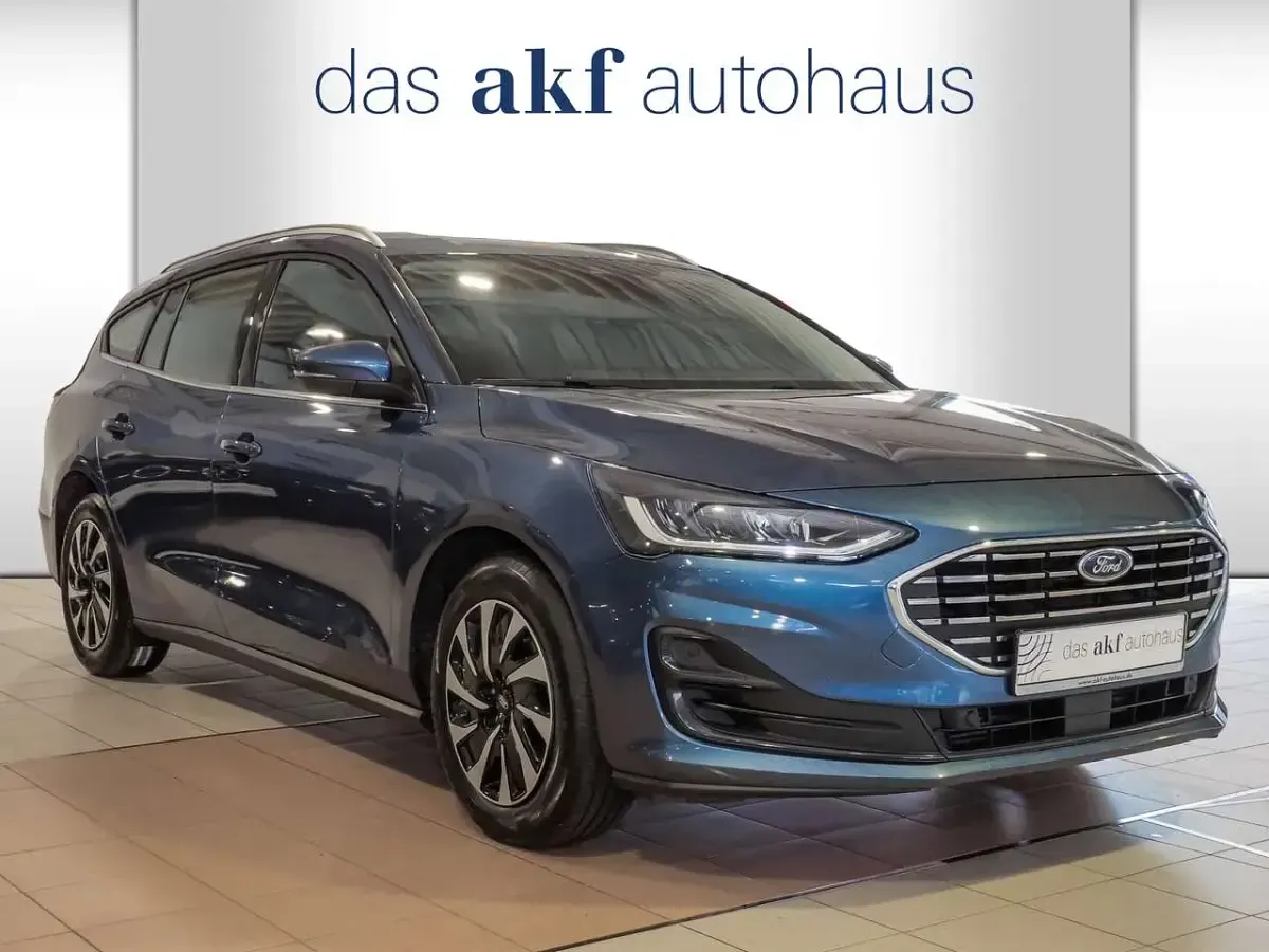 Używany Ford Focus Titanium 125 KM (91 kW) 2022 Niebieski Kombi