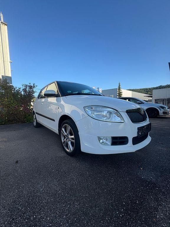 Weiß Gebraucht 2008 Skoda Fabia Sport Limousine | 3.599 € (Fairer Preis) - Bild 1/4