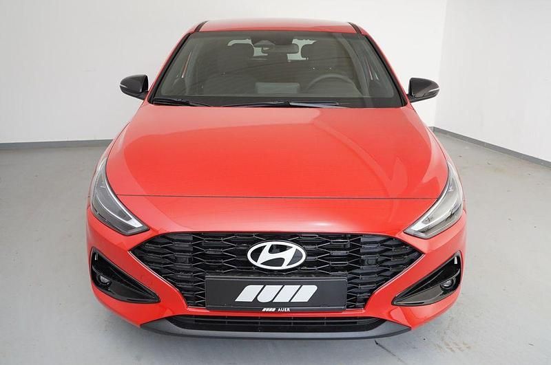 Gebraucht Hyundai i30 Advantage 101 PS (74 kW) 2025 Rot Limousine