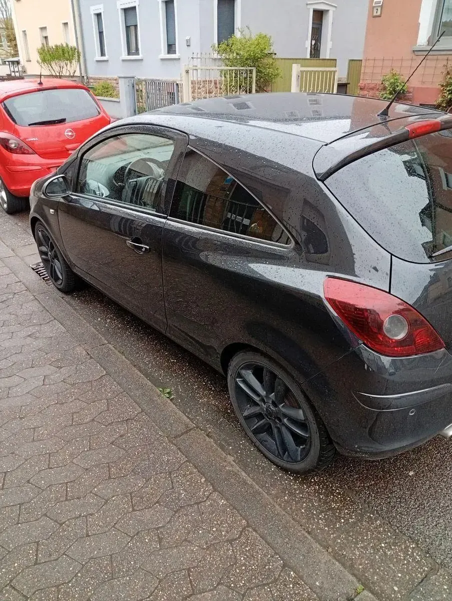 Gebraucht Opel Corsa Color Edition 87 PS (63 kW) 2012 Schwarz Kleinwagen