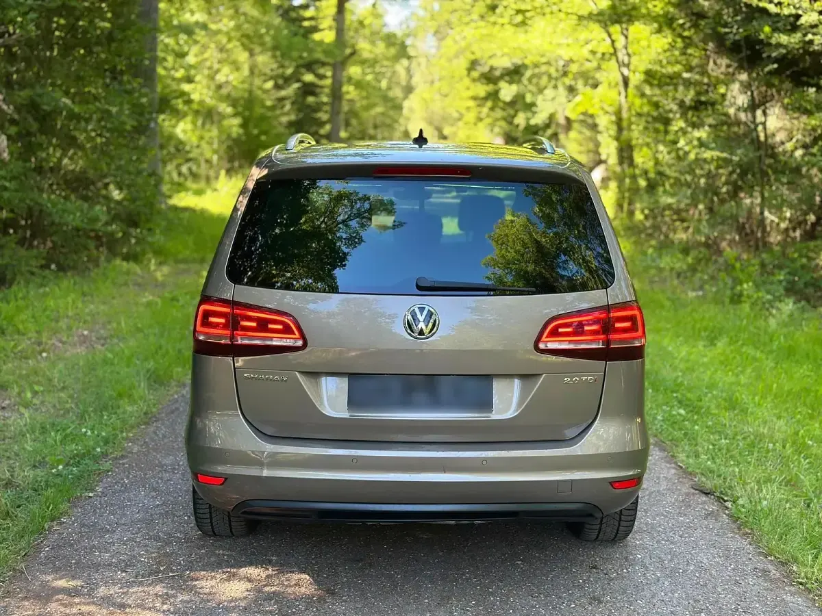 Gebraucht VW Sharan 184 PS (135 kW) 2015 Braun Van / Kleinbus