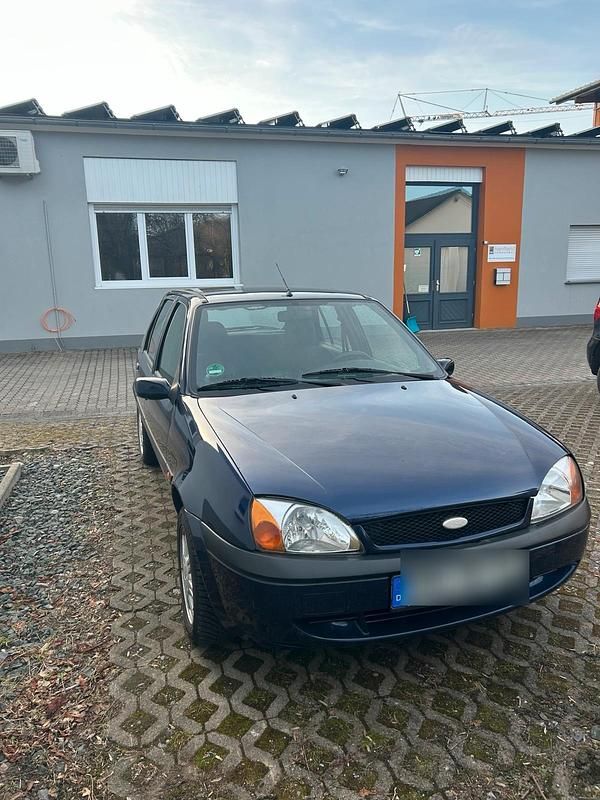 Blau Gebraucht 2001 Ford Fiesta Kleinwagen | 1.400 € (Fairer Preis) - Bild 1/4