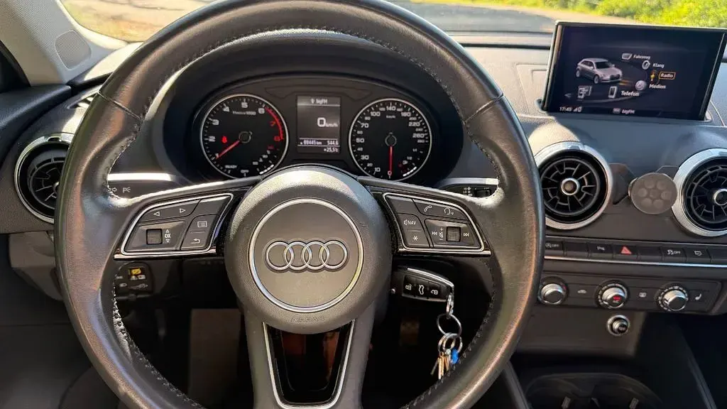 Gebraucht Audi A3 116 PS (85 kW) 2018 Blau Limousine
