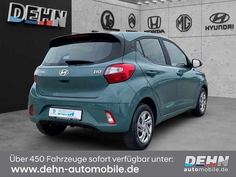 Gebraucht Hyundai i10 Select 63 PS (46 kW) 2025 Grün Kleinwagen