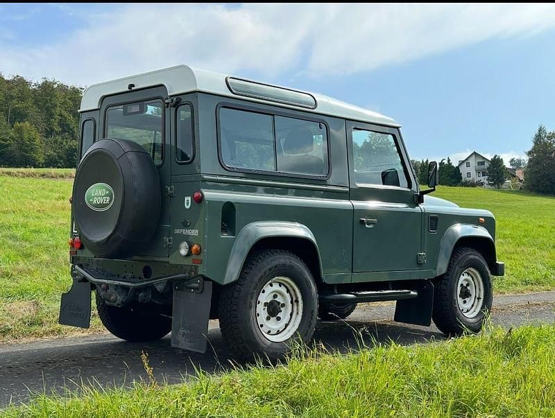 Gebraucht Land Rover Defender 122 PS (89 kW) 2012 Grün SUV