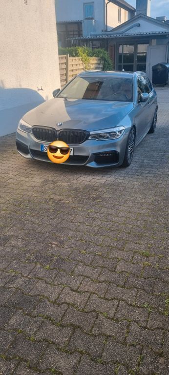 Grau Gebraucht 2019 BMW 540 Performance Kombi | 32.900 € (Guter Preis) - Bild 1/4