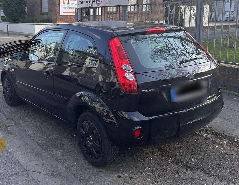 Gebraucht Ford Fiesta Ambiente 69 PS (50 kW) 2008 Schwarz Kleinwagen