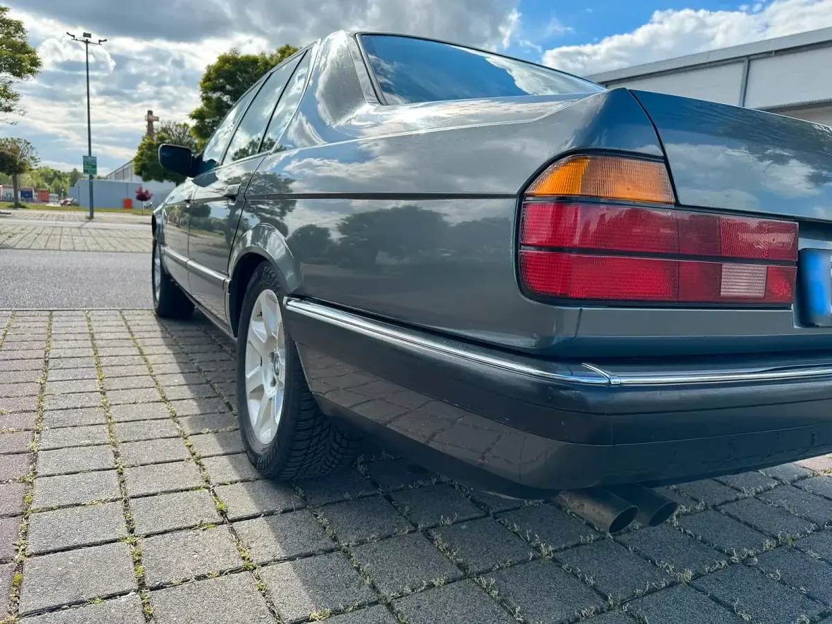 Gebraucht BMW 730 188 PS (138 kW) 1990 Grau Limousine