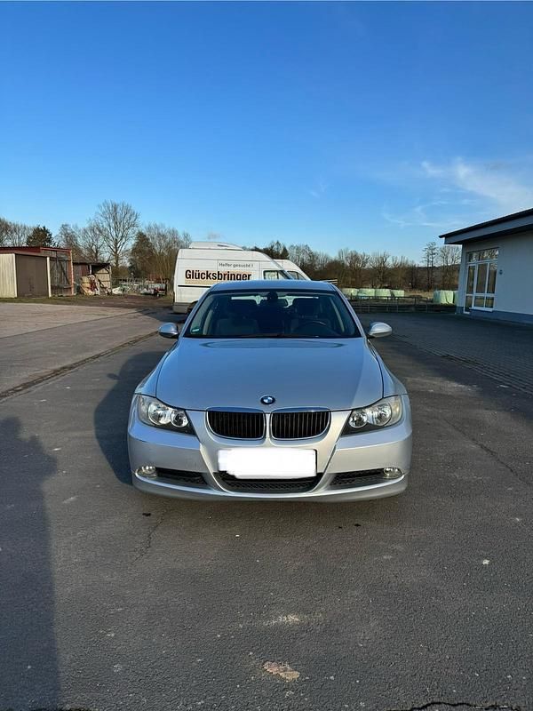 Gebraucht BMW 320 150 PS (110 kW) 2006 Silber Limousine