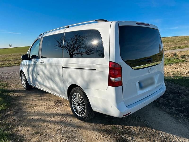 Gebraucht Mercedes V220 163 PS (119 kW) 2016 Weiß Van / Kleinbus