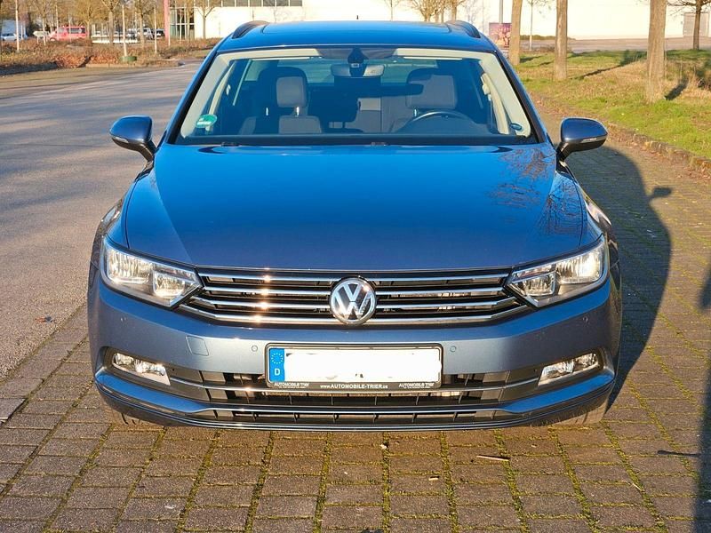 Second-hand VW Passat Comfortline 150 CP (110 kW) 2015 Albastru Break