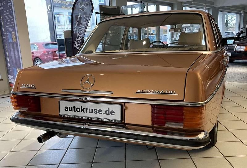 Gebraucht Mercedes W115 95 PS (69 kW) 1974 Byzangold Limousine