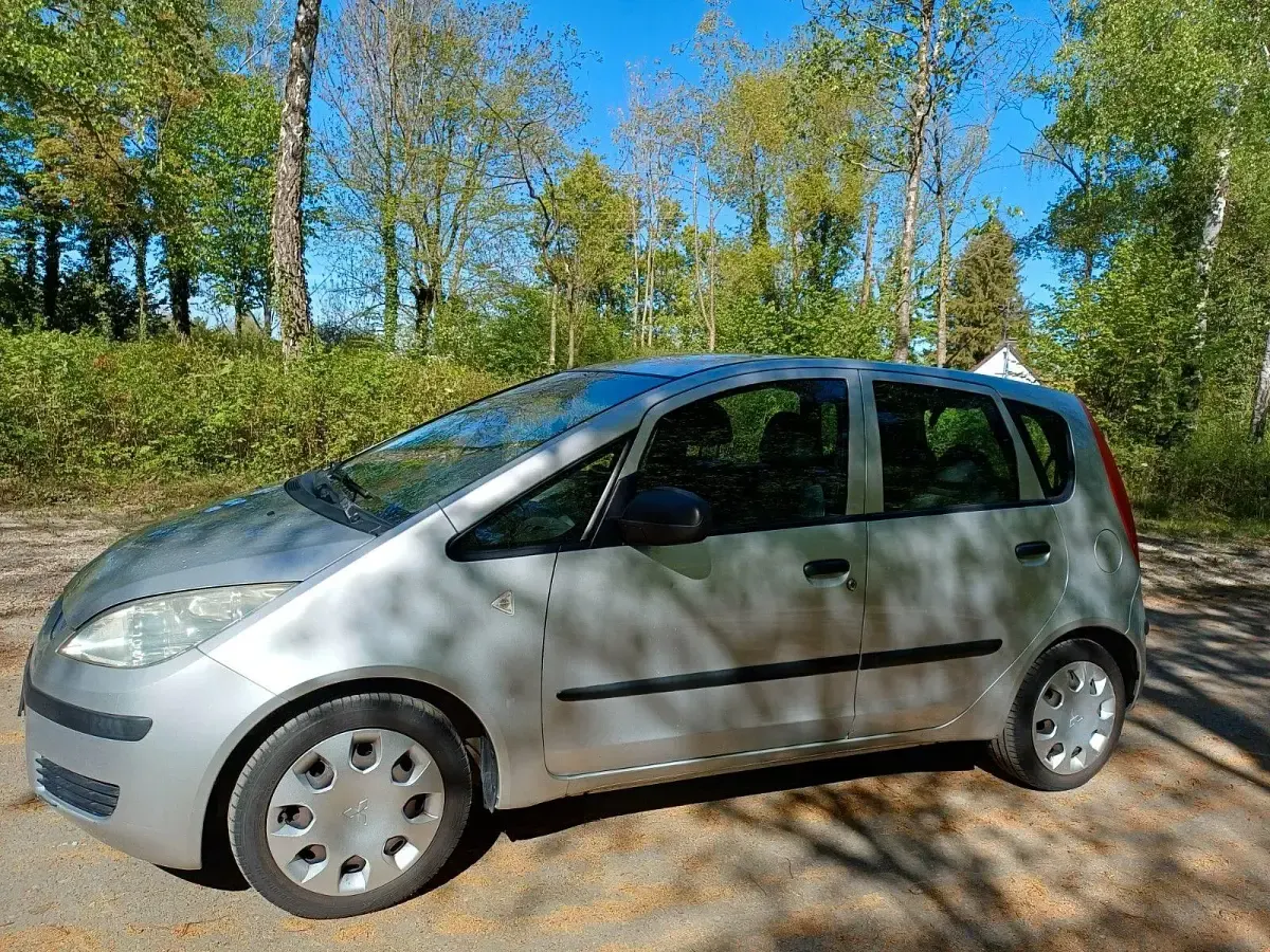 Gebraucht Mitsubishi Colt 75 PS (55 kW) 2004 Silber Kleinwagen