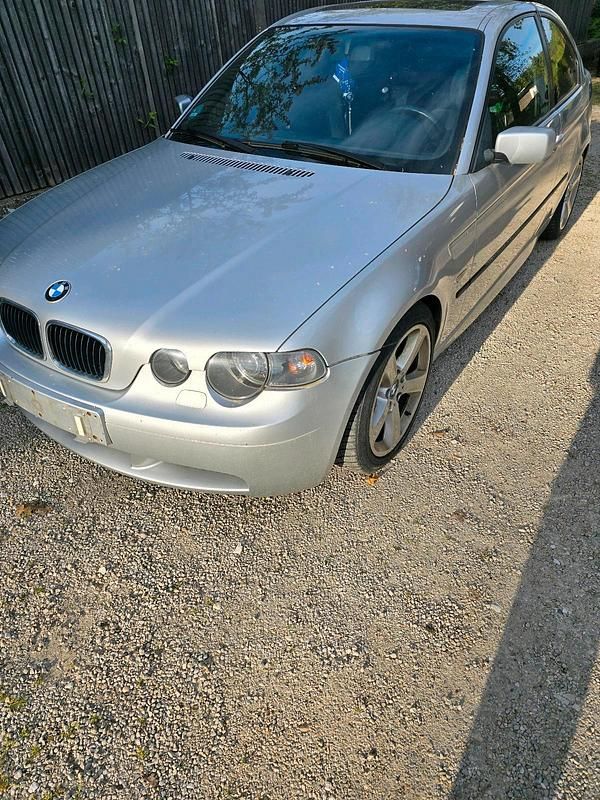Silber Gebraucht 2004 BMW 320 Kleinwagen | 2.250 € (Guter Preis) - Bild 1/4