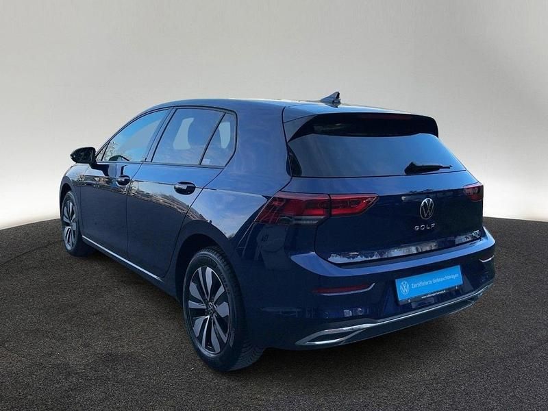 Gebraucht VW Golf VIII Move 131 PS (96 kW) 2023 H7 atlantic blue metallic Limousine