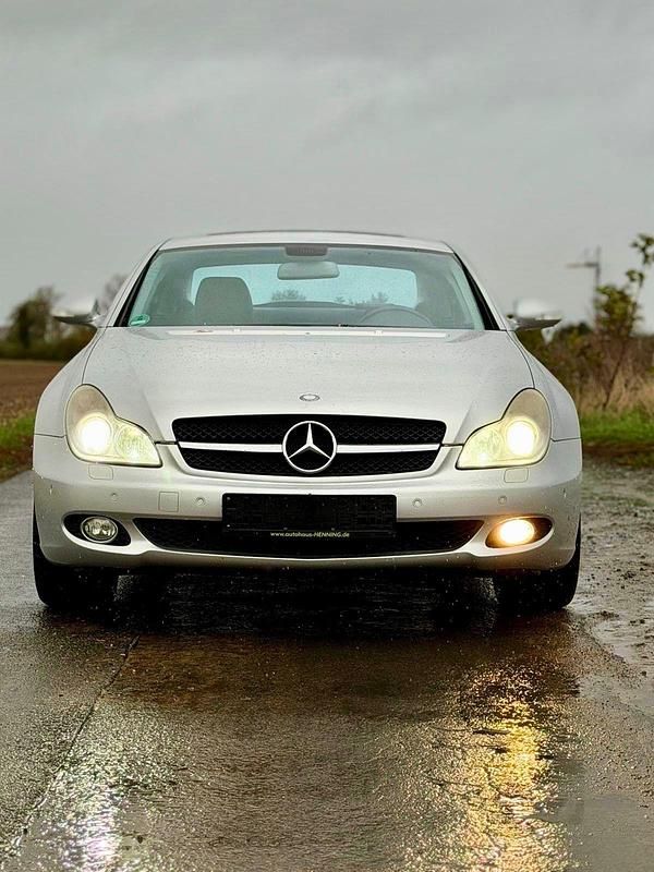 Silber Gebraucht 2006 Mercedes CLS350 Coupé | 6.490 € (Fairer Preis) - Bild 1/4