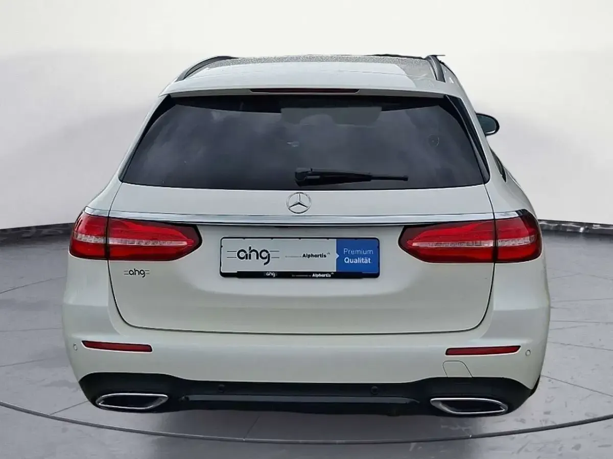 Gebraucht Mercedes E400 AMG line 340 PS (250 kW) 2018 Weiß Kombi