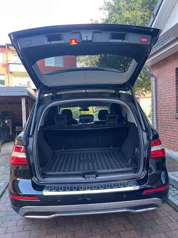 Gebraucht Mercedes ML350 258 PS (189 kW) 2014 Schwarz SUV