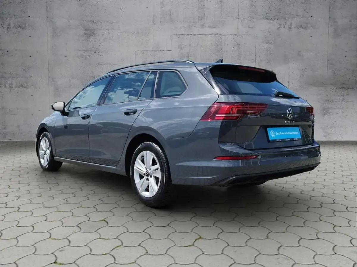 Gebraucht VW Golf VIII Life 116 PS (85 kW) 2025 Delfingrau metallic Kombi