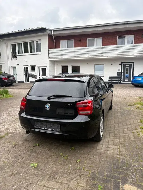 Gebraucht BMW 114 102 PS (75 kW) 2014 Schwarz Kleinwagen
