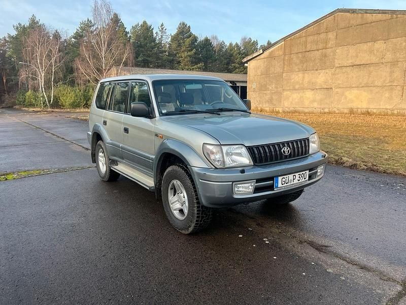 Silber Gebraucht 2001 Toyota Land Cruiser SUV | 10.900 € (Guter Preis) - Bild 1/4