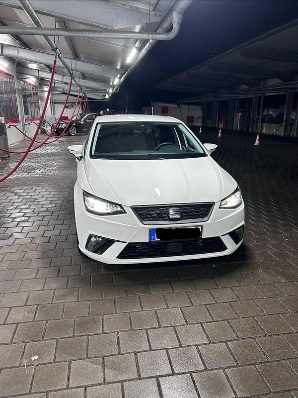 Weiß Gebraucht 2023 Seat Ibiza Style Kleinwagen | 19.500 € (Fairer Preis) - Bild 1/4