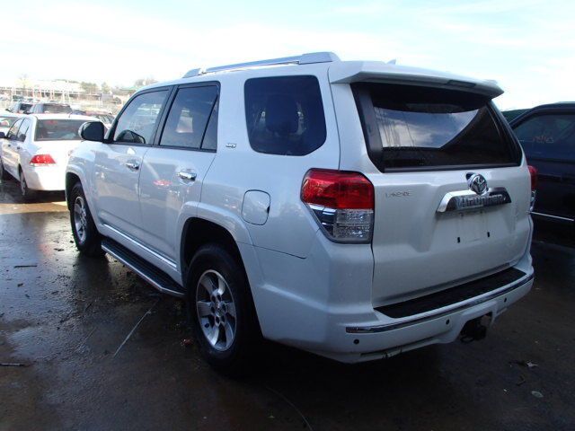 Gebraucht Toyota 4 Runner 122 PS (89 kW) 2013 Weiß SUV