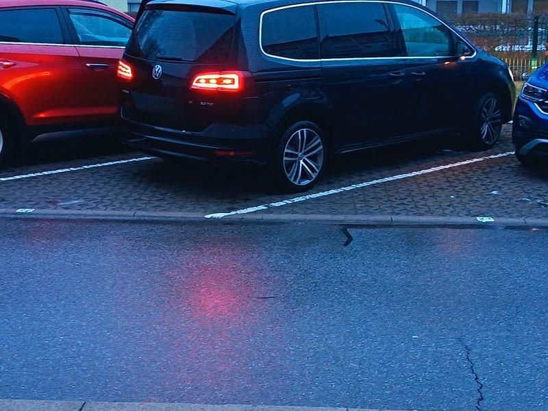 Gebraucht VW Sharan Highline 220 PS (161 kW) 2016 Schwarz Van / Kleinbus