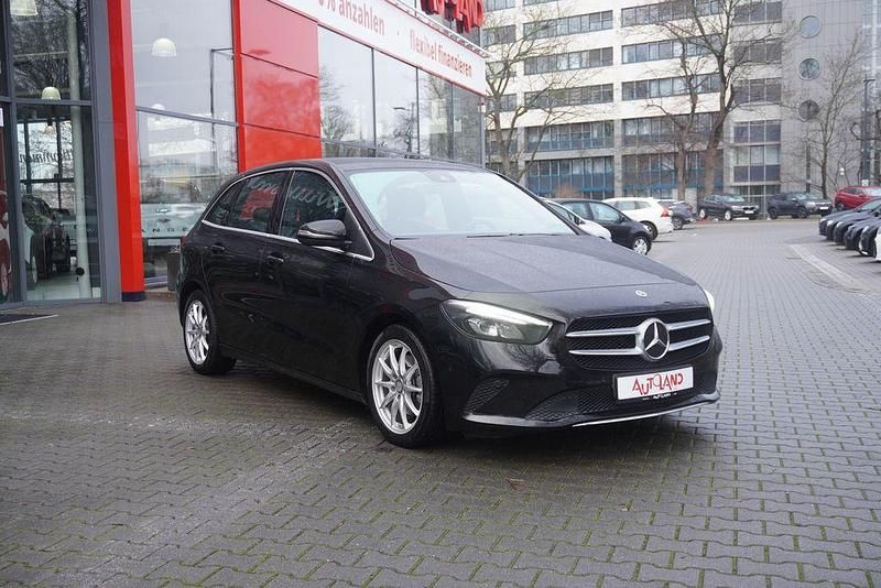 Gebraucht Mercedes B200 150 PS (110 kW) 2020 Schwarz Van / Kleinbus