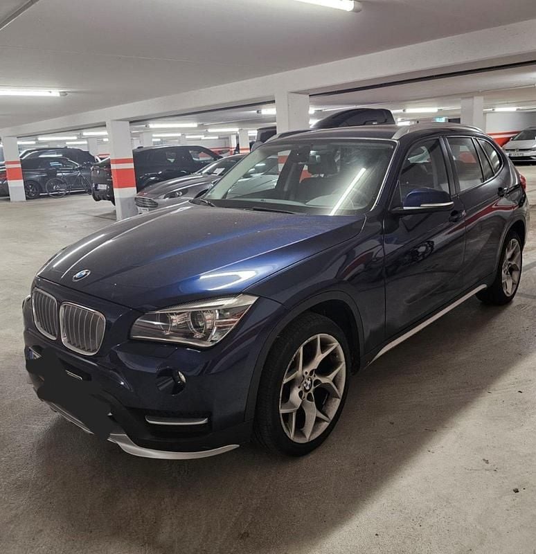 Blau Gebraucht 2015 BMW X1 SUV | 15.500 € (Superpreis) - Bild 1/4