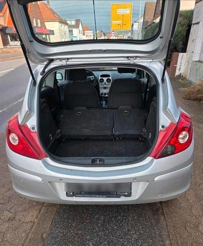 Usado Opel Corsa Innovation 80 HP (58 kW) 2009 Prateado Citadino