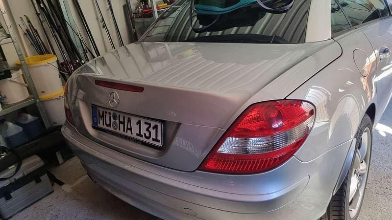 Silber Gebraucht 2004 Mercedes SLK200 Cabrio | 8.500 € (Fairer Preis) - Bild 1/4