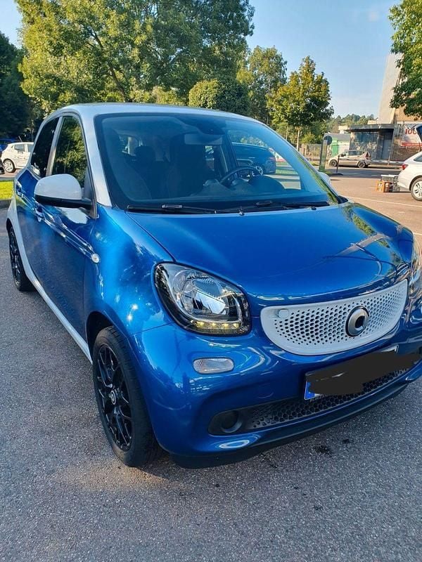 Blau Gebraucht 2018 Smart ForFour Kleinwagen | 16.000 € (Teuer) - Bild 1/4