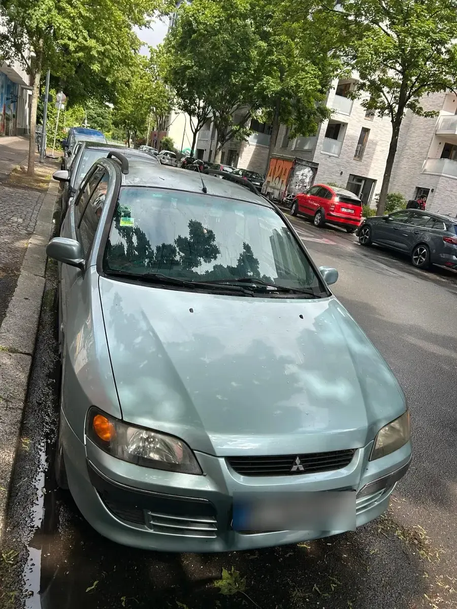 Gebraucht Mitsubishi Space Star 98 PS (72 kW) 2004 Grün Van / Kleinbus