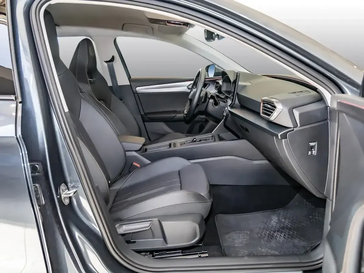 Gebraucht Cupra Leon 204 PS (150 kW) 2024 Grau Kombi