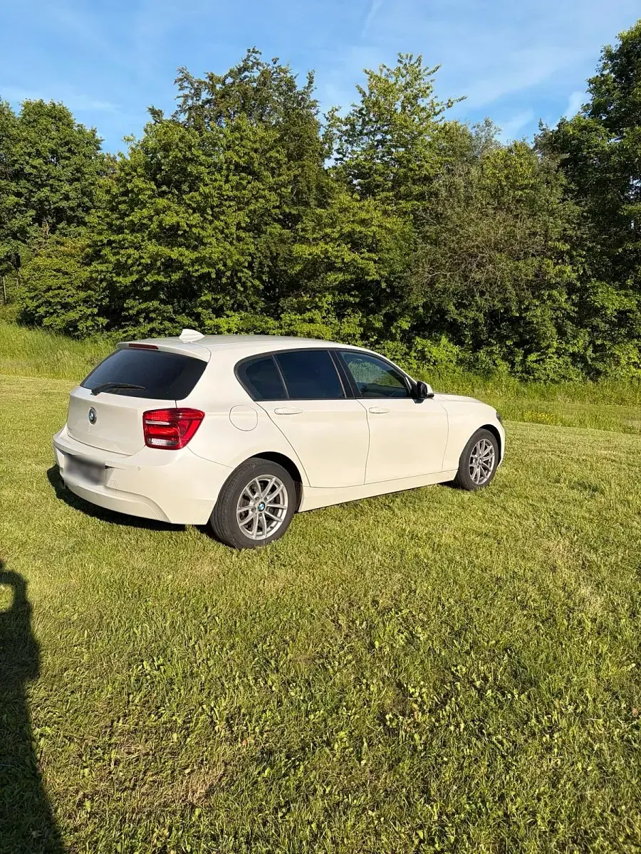 Gebraucht BMW 114 2014 Weiß Kleinwagen