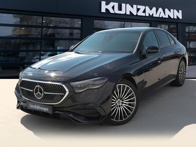 Obsidianschwarz metallic Gebraucht 2025 Mercedes E450 AMG Limousine | 83.780 € (Guter Preis) - Bild 1/4
