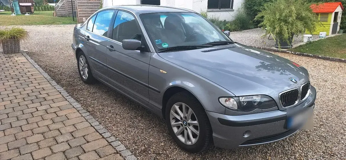 Gebraucht BMW 318 Lifestyle 143 PS (105 kW) 2004 Grau Limousine