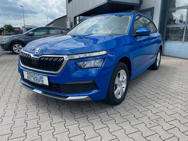 Blau Gebraucht 2023 Skoda Kamiq Selection SUV | 16.990 € - Bild 1/4