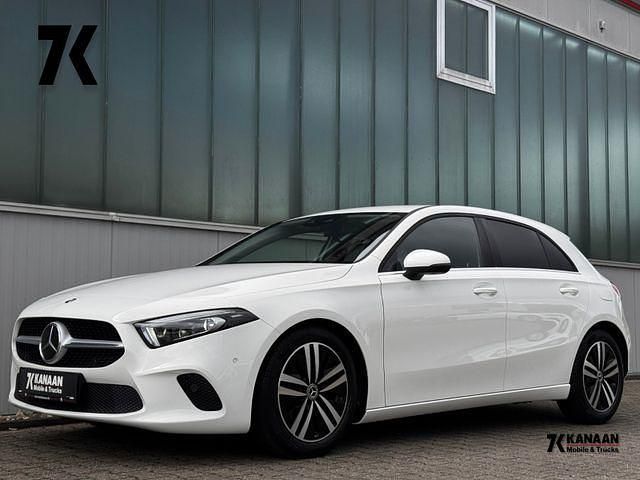Weiß Gebraucht 2020 Mercedes A180 Business Limousine | 22.967 € (Fairer Preis) - Bild 1/3