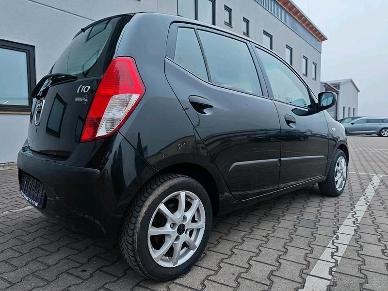 Gebraucht Hyundai i10 67 PS (49 kW) 2009 Schwarz Kleinwagen