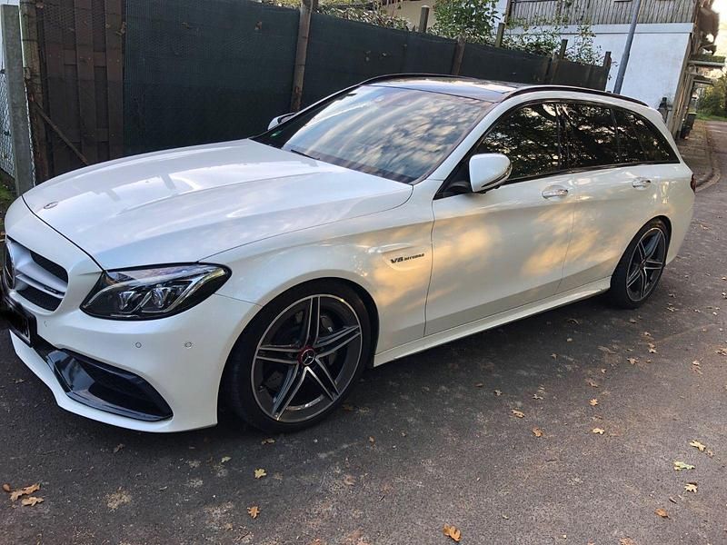 Weiß Gebraucht 2018 Mercedes C63 AMG AMG Kombi | 44.990 € (Superpreis) - Bild 1/4