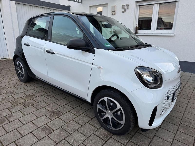 Gebraucht Smart ForFour Electric Drive 60 kW (82 PS) 2021 Weiß Kleinwagen