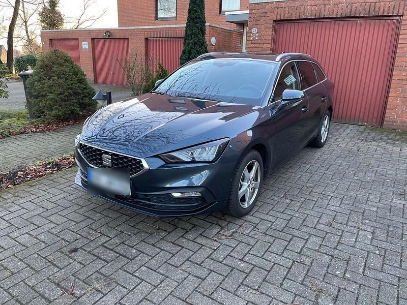 Grau Gebraucht 2021 Seat Leon XCELLENCE Kombi | 21.900 € (Etwas zu teuer) - Bild 1/4