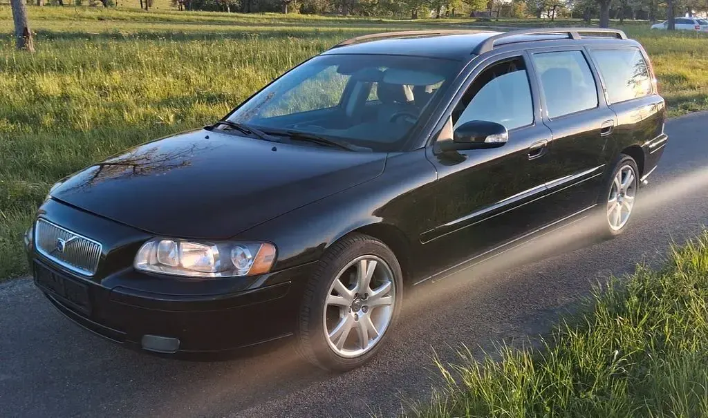 Używany Volvo V70 185 KM (136 kW) 2007 Czarny Kombi
