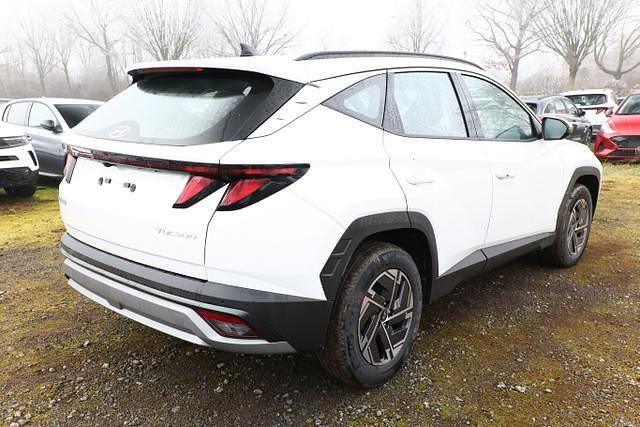 Atlas white atlas white atlas white Neu 2025 Hyundai Tucson Select SUV | 26.452 € (Superpreis) - Bild 1/4