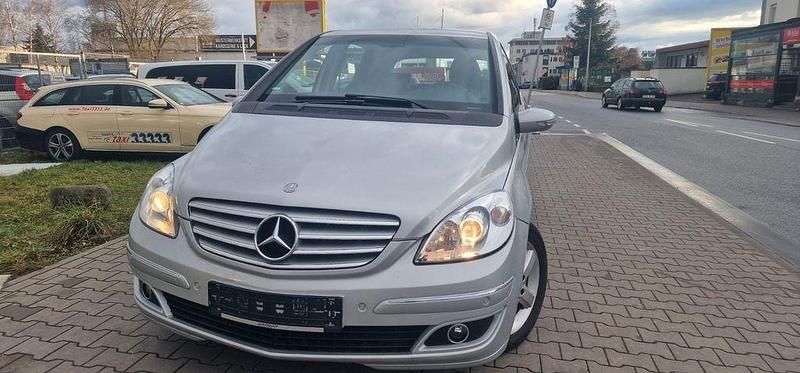 Gebraucht Mercedes B200 140 PS (102 kW) 2006 Silber Van / Kleinbus