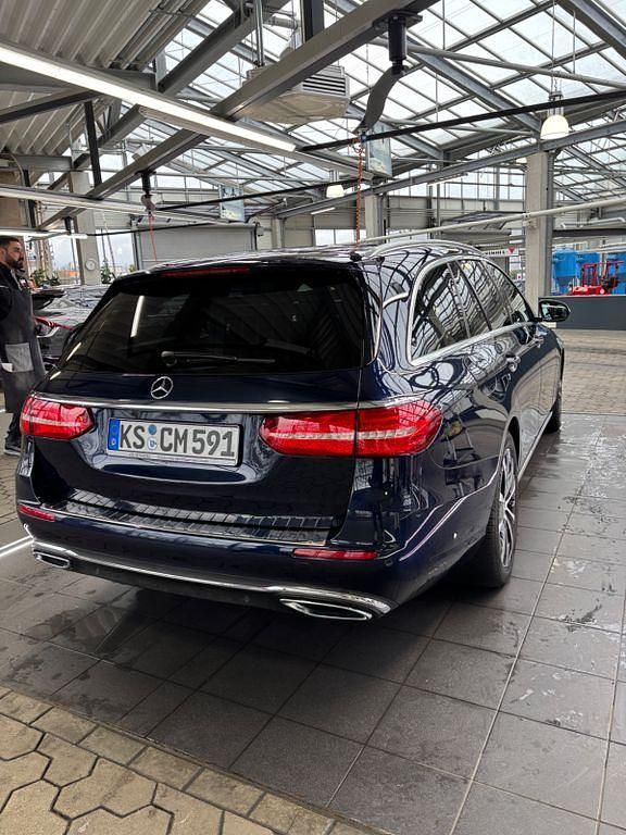 Gebraucht Mercedes E300 245 PS (180 kW) 2018 Blau Kombi