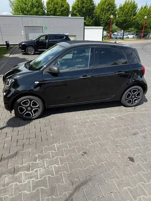 Gebraucht Smart ForFour 90 PS (66 kW) 2018 Schwarz Kleinwagen